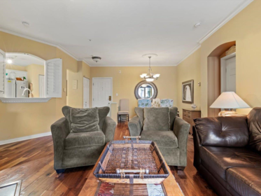 214 5835 Hampton Place, Vancouver, BC, Vancouver — Apartment/Condo for sale