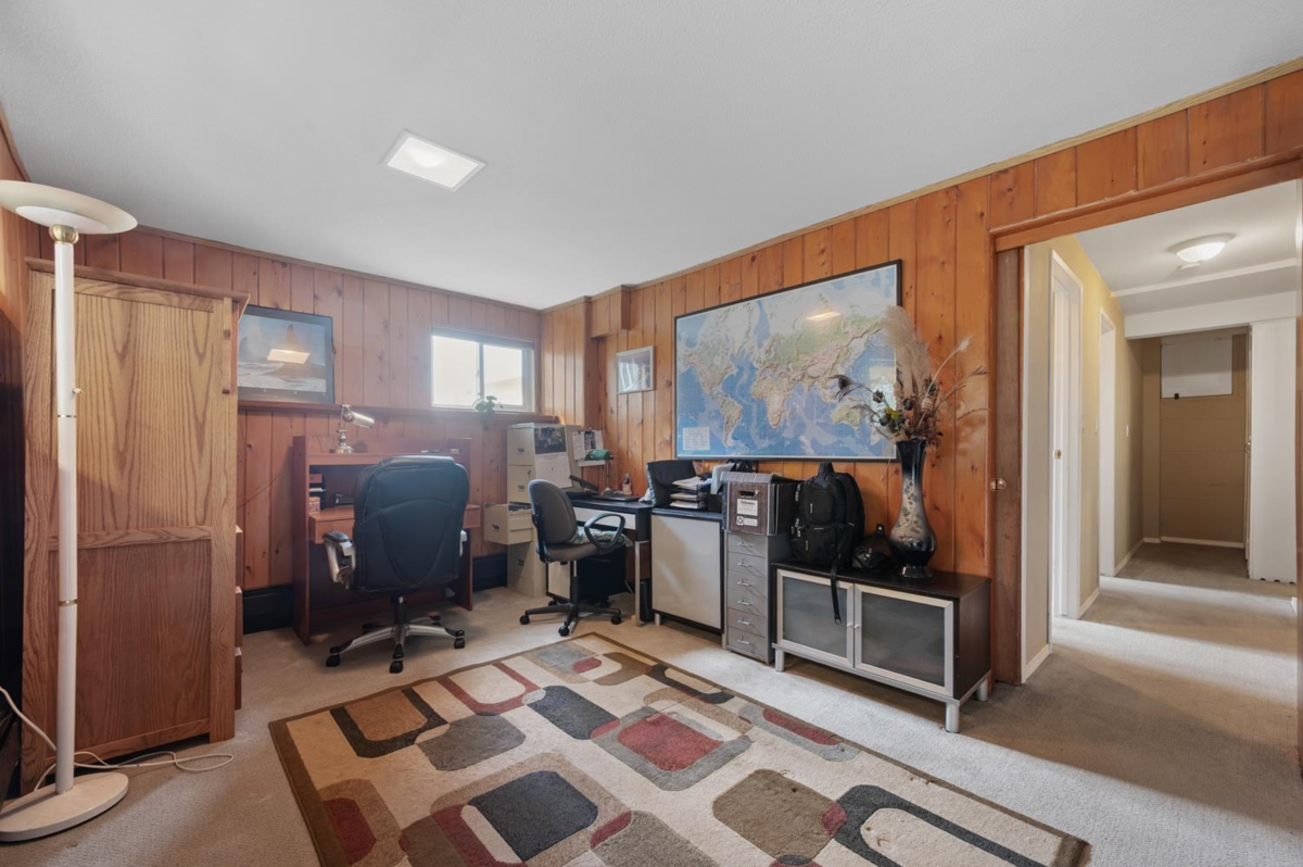 Basement Recreation Room Photo of 320 Walker Street, Coquitlam, BC