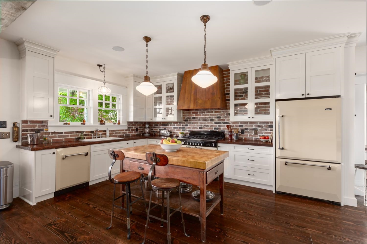 Breakfast Nook Photo of 1859 Napier Street, Vancouver, BC