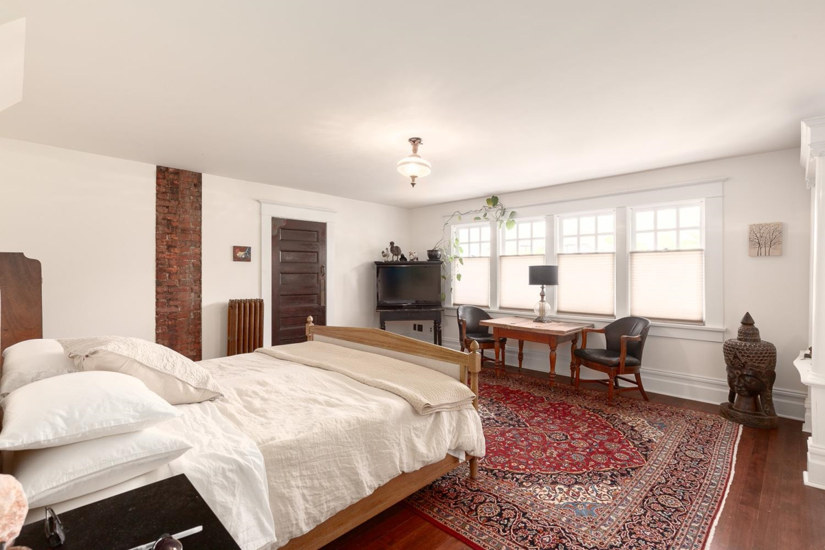 Loft / Bonus Room Photo of 1859 Napier Street, Vancouver, BC