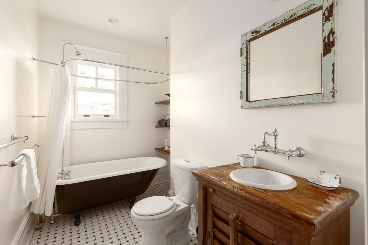 Outdoor Patio Photo of 1859 Napier Street, Vancouver, BC