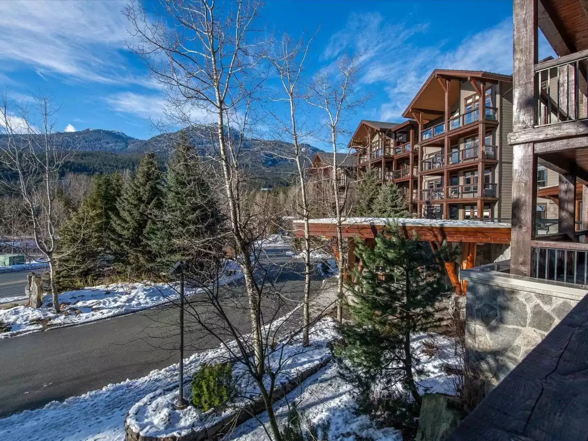 Breakfast Nook Photo of 114D 2020 London Lane, Whistler, BC