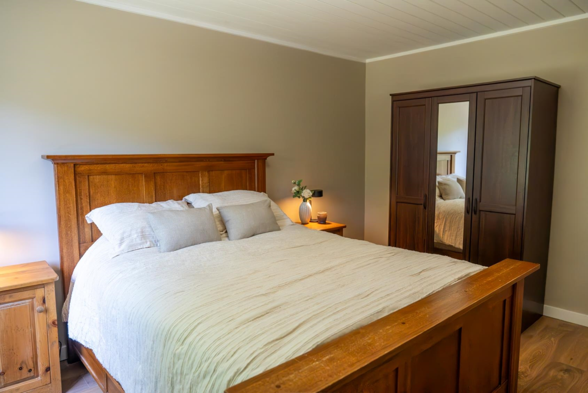 Bedroom 4 Photo of 9907 Gowlland Point Road, Pender Island, BC