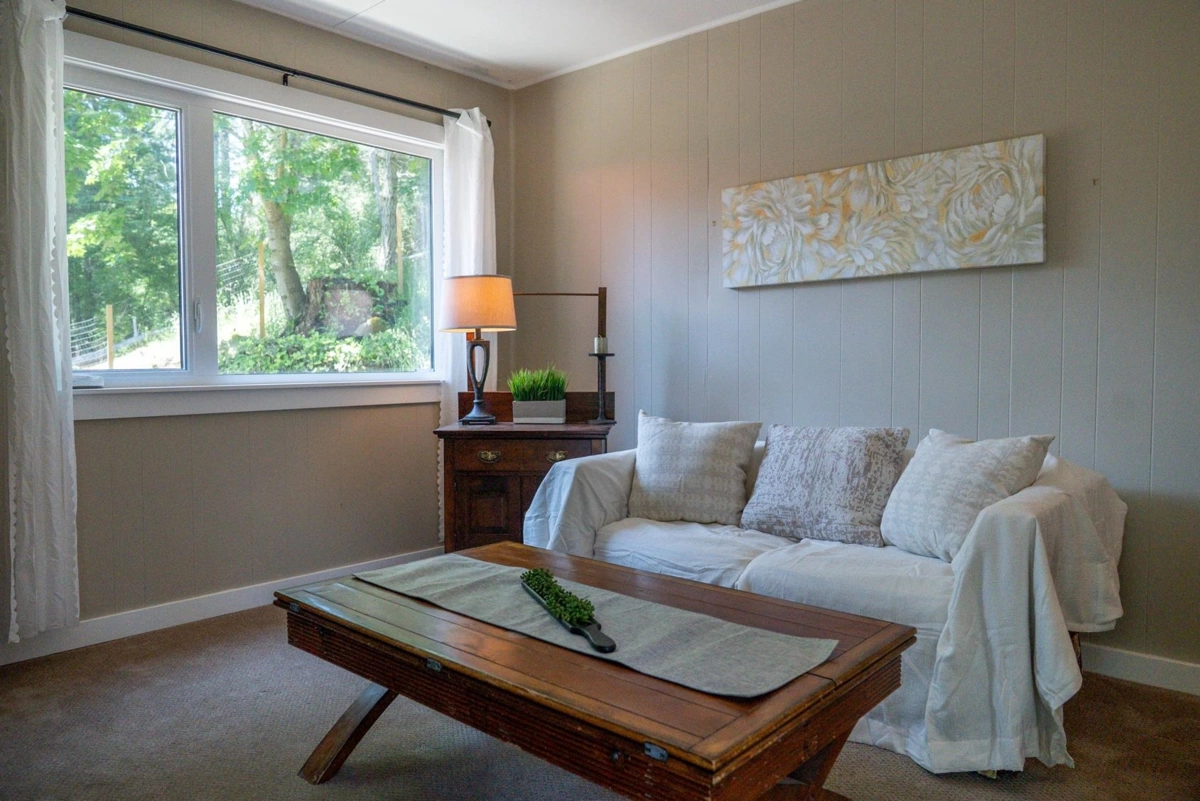 Walk-In Closet Photo of 9907 Gowlland Point Road, Pender Island, BC