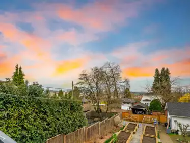 550 Sutherland Avenue, North Vancouver, BC, North Vancouver — Single Family Residence for sale