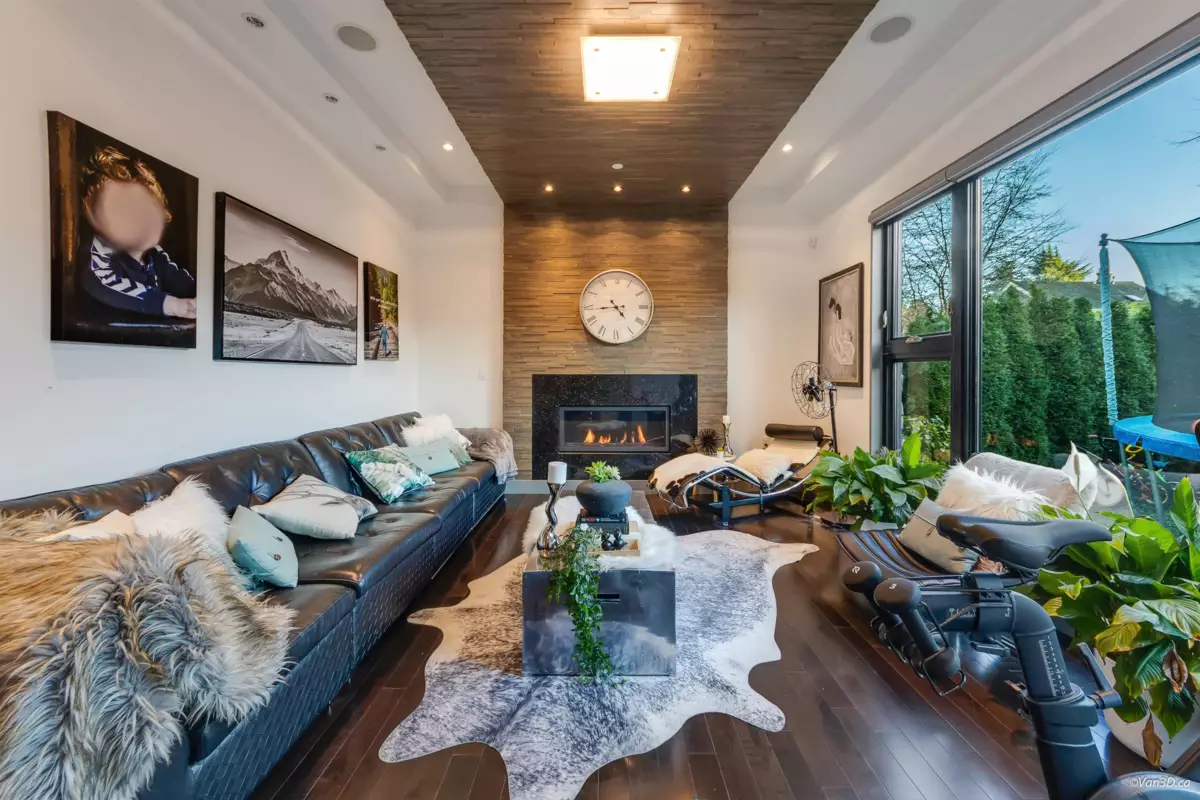 Living Room Photo of 4473 W 5th Avenue, Vancouver, BC