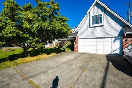 9940 Aquila Road, Richmond, BC, Richmond — Single Family Residence for sale