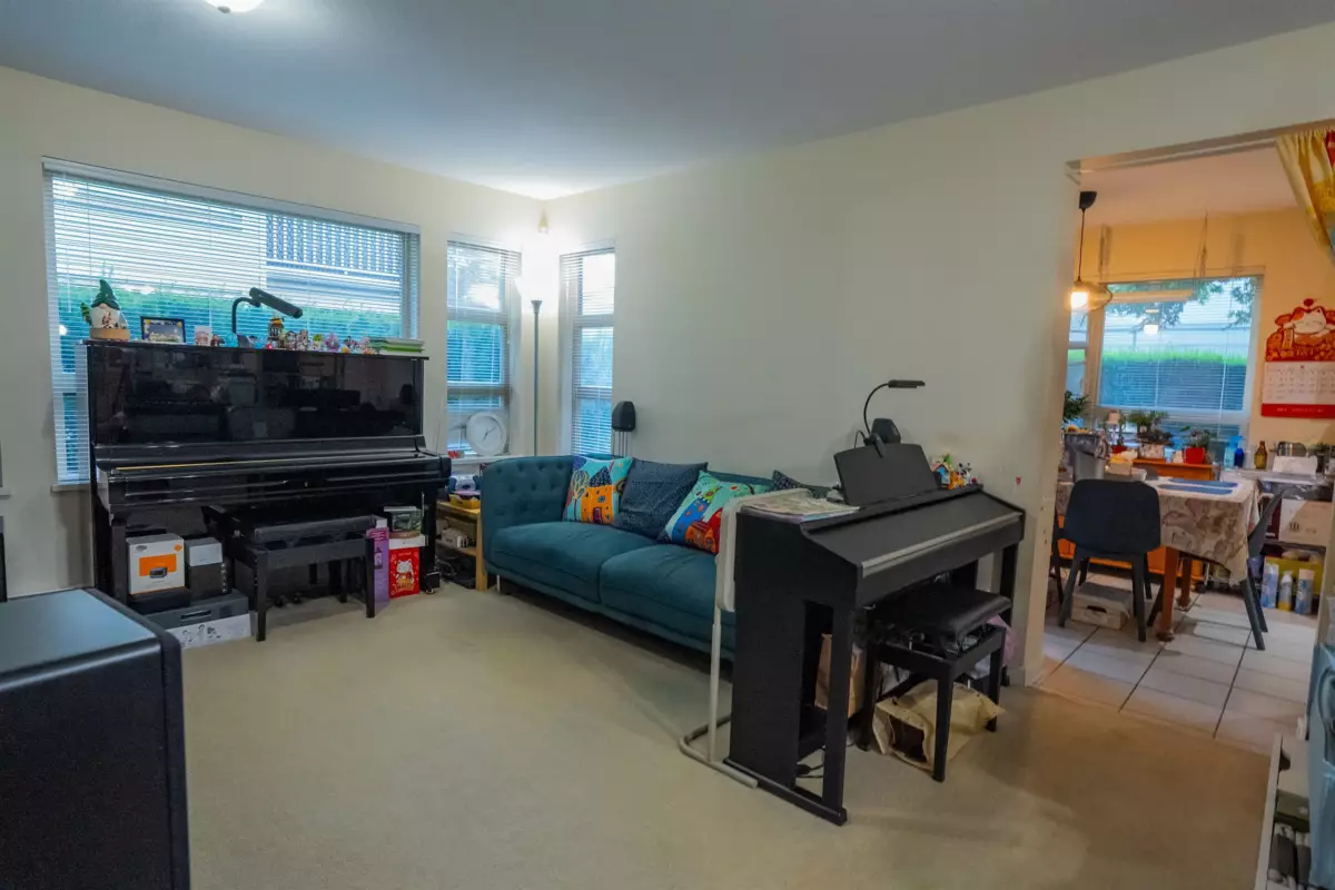 Breakfast Nook Photo of 5113 5111 Garden City Road, Richmond, BC