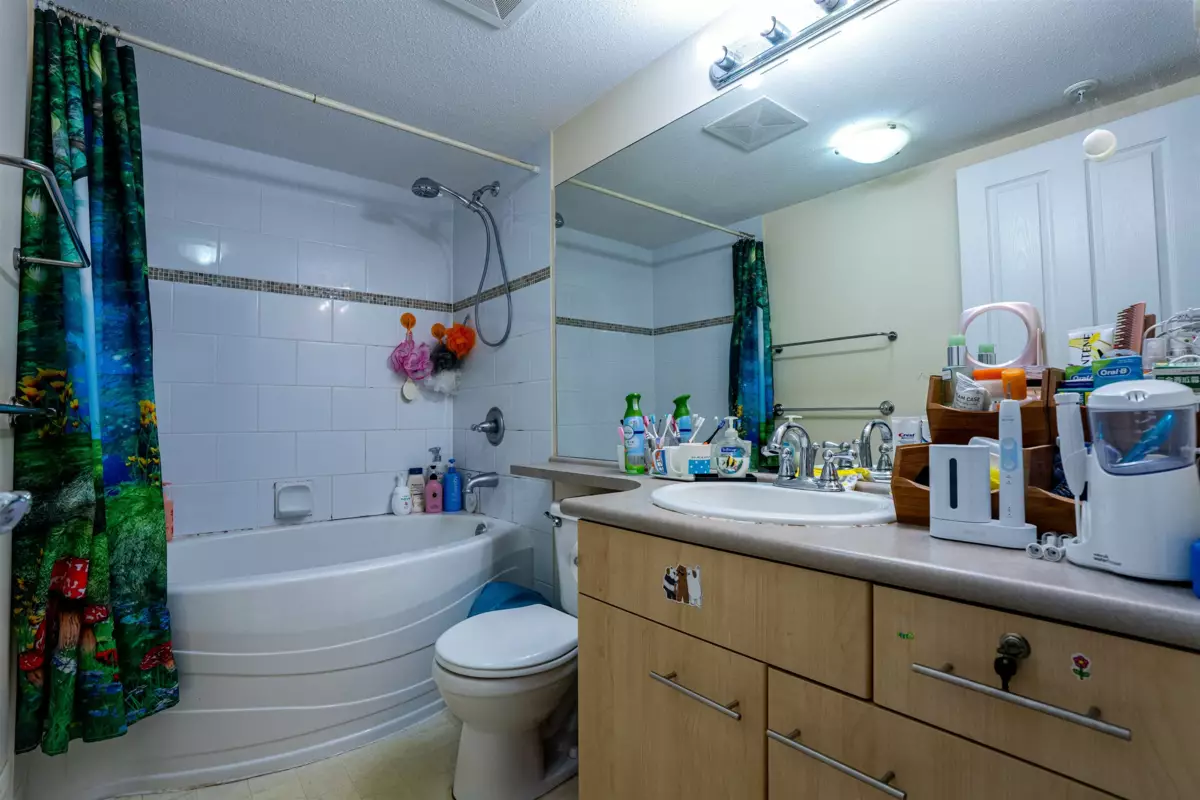 Loft / Bonus Room Photo of 5113 5111 Garden City Road, Richmond, BC