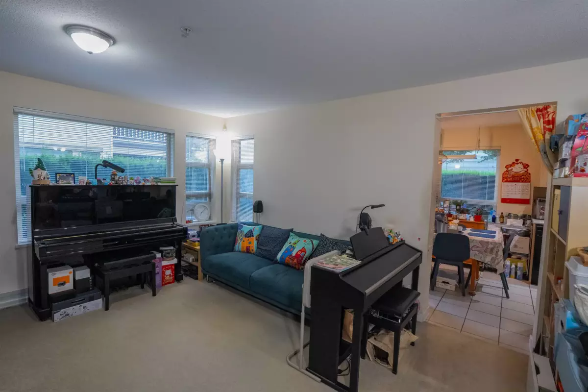 Primary Bathroom Photo of 5113 5111 Garden City Road, Richmond, BC