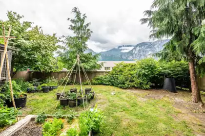 1272 Stonemount Place, Squamish, BC, Squamish — Townhouse for sale