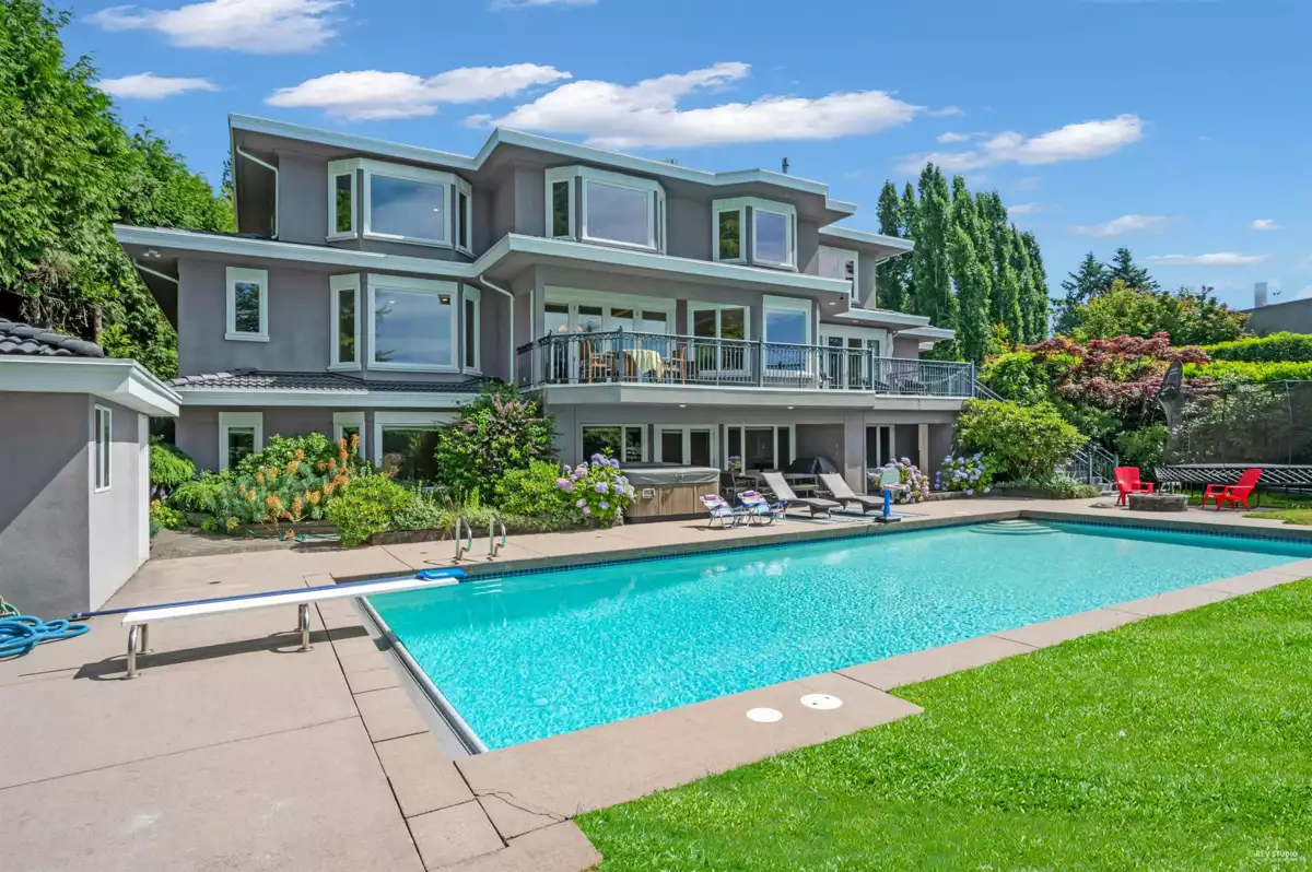 Backyard Photo of 848 Fairmile Road, West Vancouver, BC