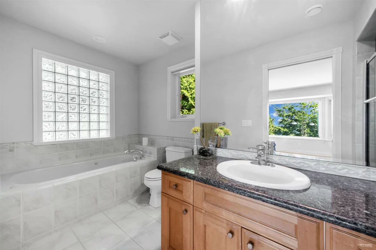 Basement Recreation Room Photo of 848 Fairmile Road, West Vancouver, BC