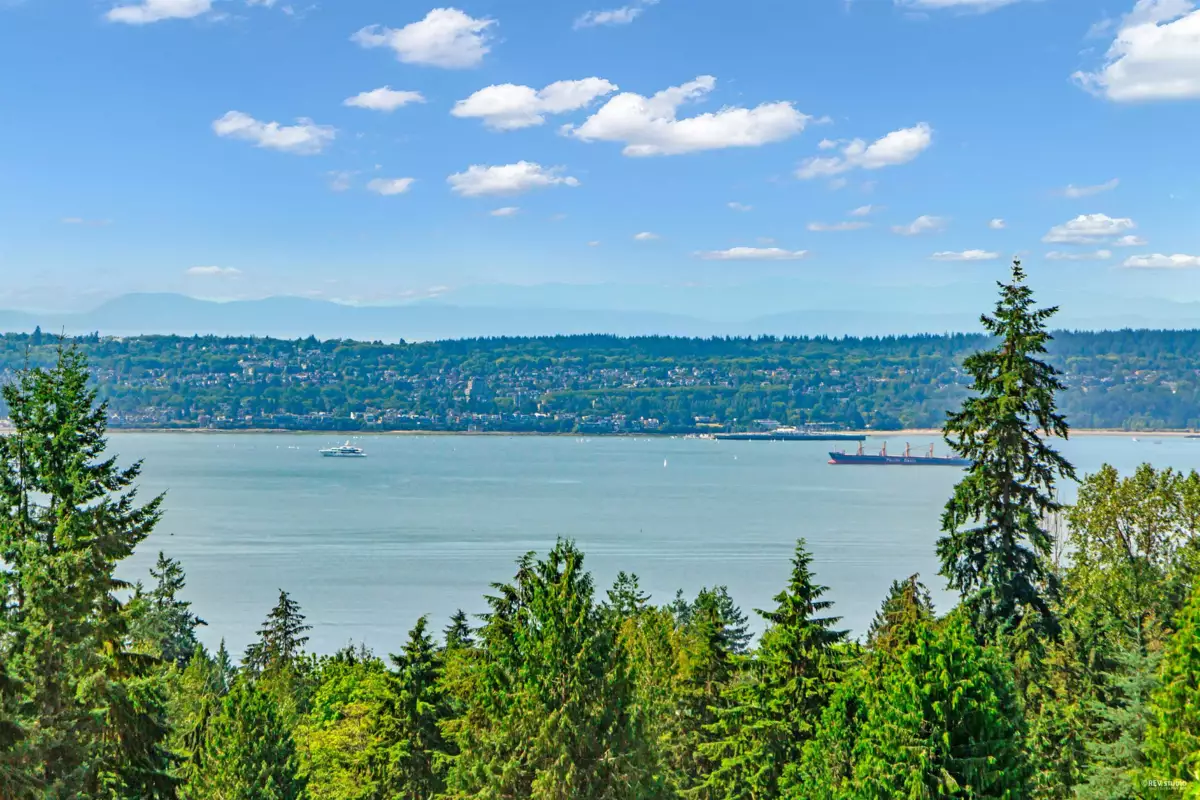Dining Area Photo of 848 Fairmile Road, West Vancouver, BC