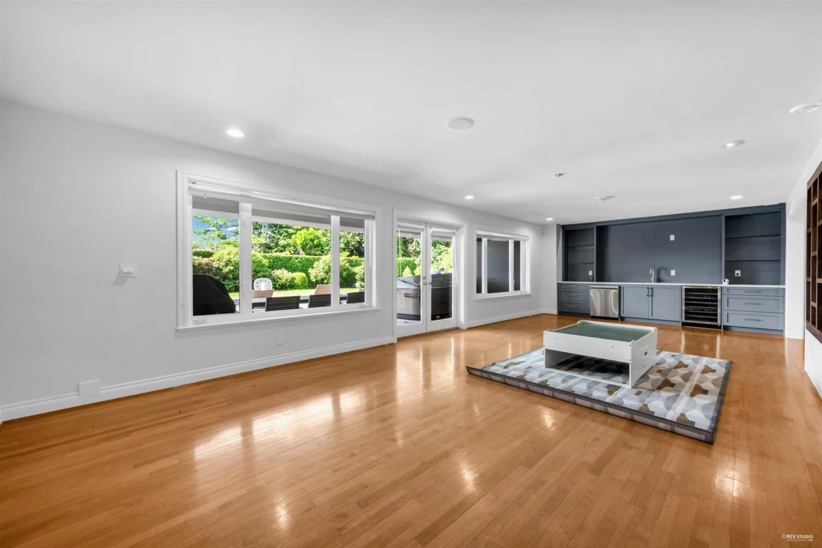 Entry Foyer Photo of 848 Fairmile Road, West Vancouver, BC