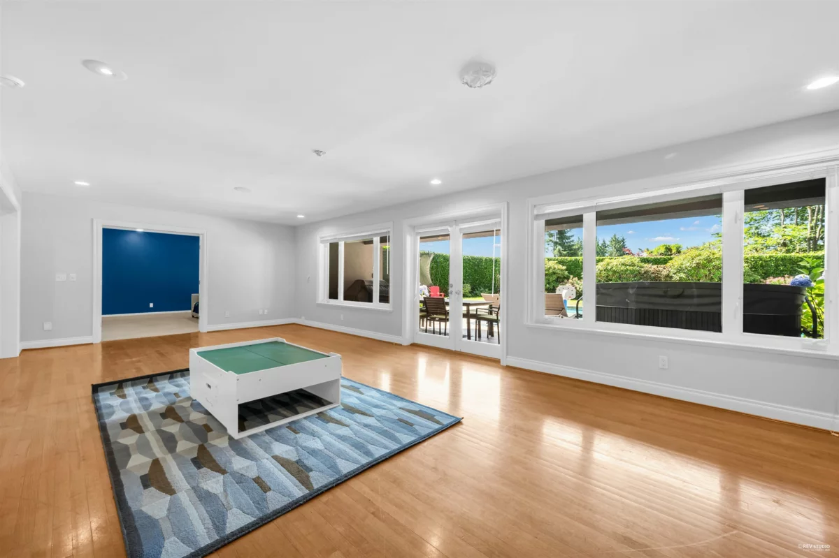 Hallway Photo of 848 Fairmile Road, West Vancouver, BC