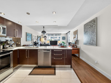 801 1500 Howe Street, Vancouver, BC, Vancouver — Apartment/Condo for sale
