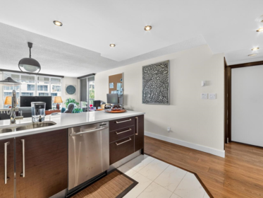 801 1500 Howe Street, Vancouver, BC, Vancouver — Apartment/Condo for sale