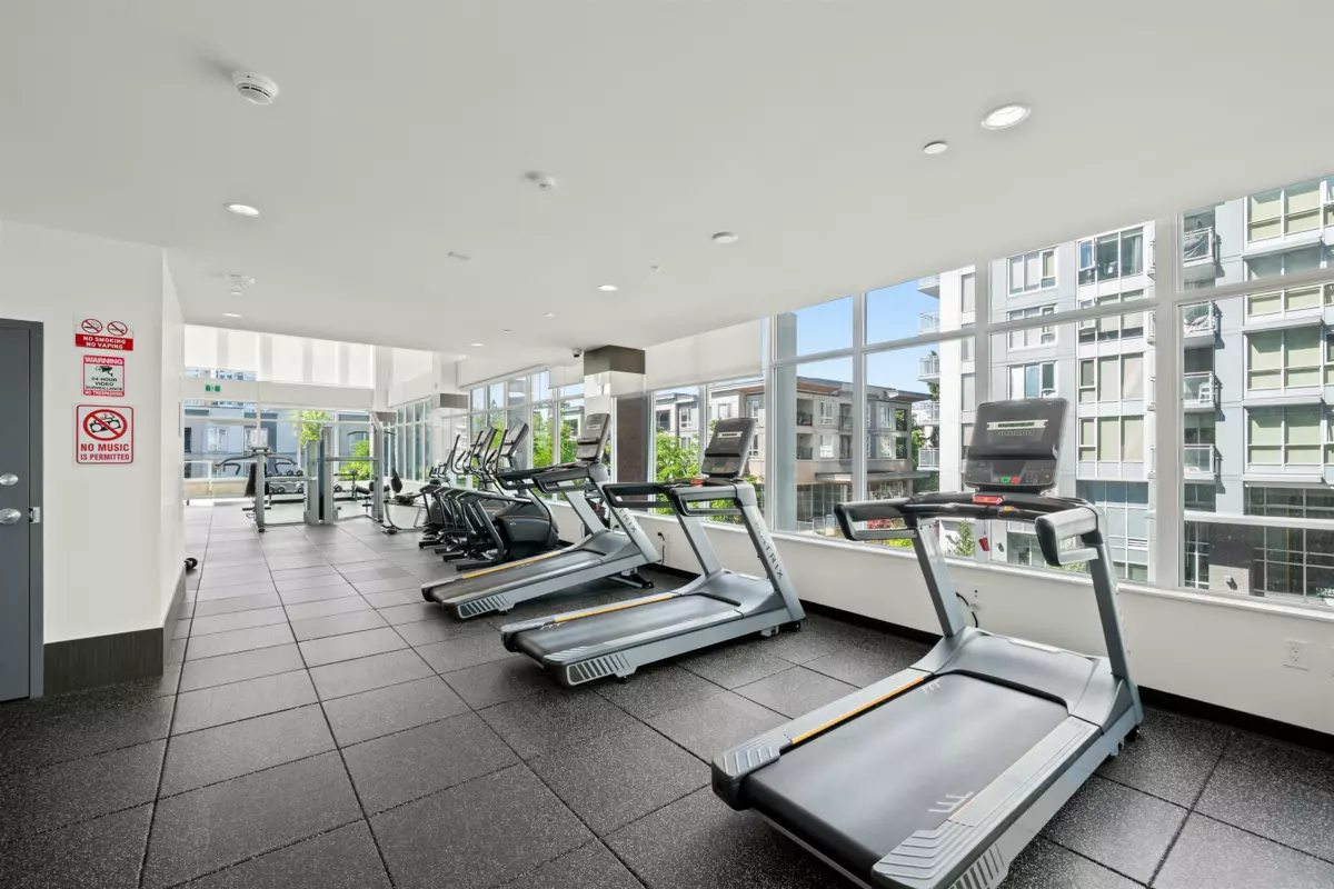 Hallway Photo of 1211 13350 Central Avenue, Surrey, BC