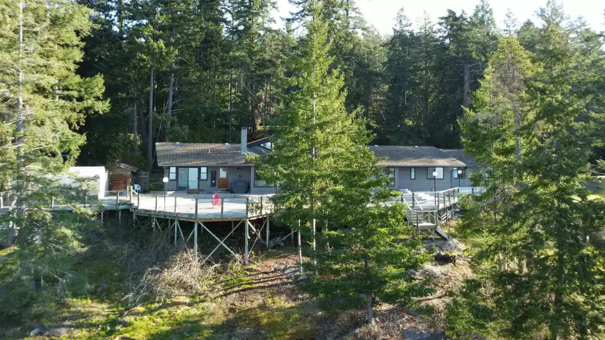 Family Room Photo of 10881 Sunshine Coast Highway, Halfmoon Bay, BC