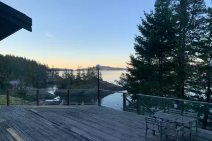 Breakfast Nook Photo of 10881 Sunshine Coast Highway, Halfmoon Bay, BC
