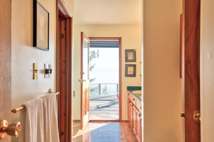 Laundry Room Photo of 10881 Sunshine Coast Highway, Halfmoon Bay, BC