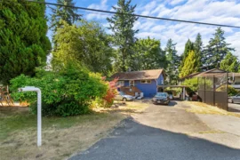 2058 Hillside Avenue, Coquitlam, BC