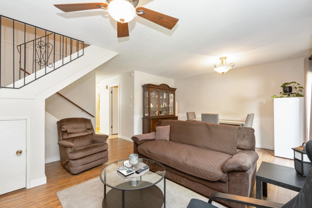 Breakfast Nook Photo of 12123 Schmidt Crescent, Maple Ridge, BC