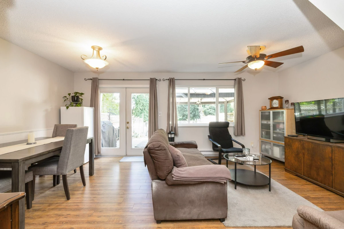 Dining Area Photo of 12123 Schmidt Crescent, Maple Ridge, BC