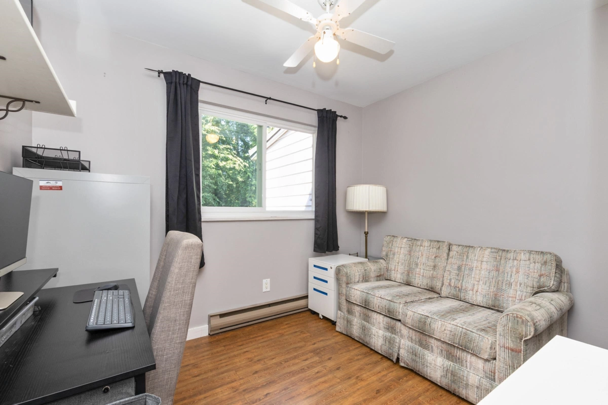 Powder Room Photo of 12123 Schmidt Crescent, Maple Ridge, BC