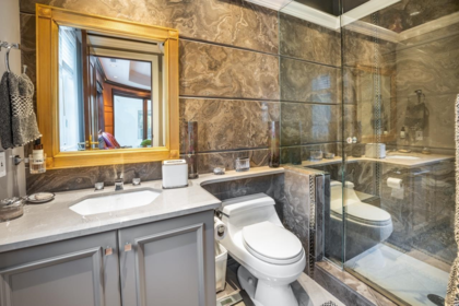 Entry Foyer Photo of 4788 Belmont Avenue, Vancouver, BC
