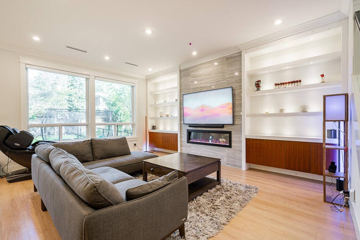 Dining Area Photo of 15699 77b Avenue, Surrey, BC