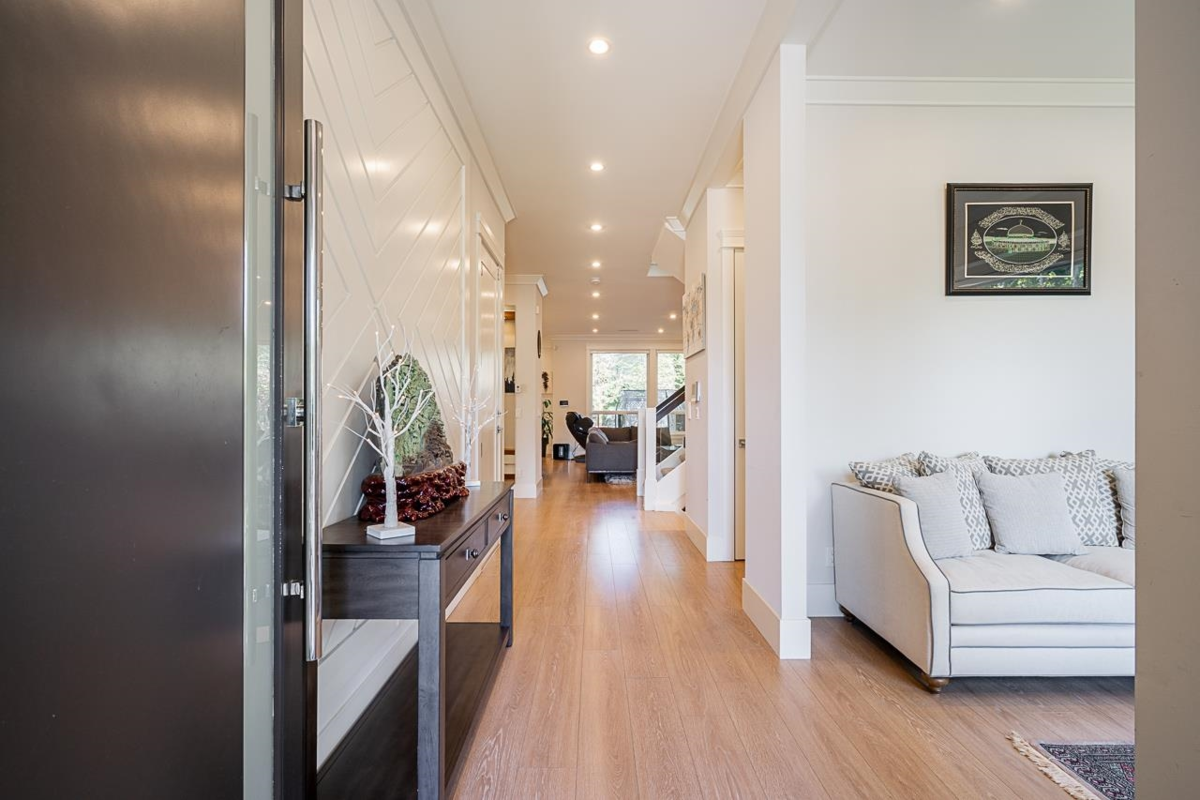 Living Room Photo of 15699 77b Avenue, Surrey, BC