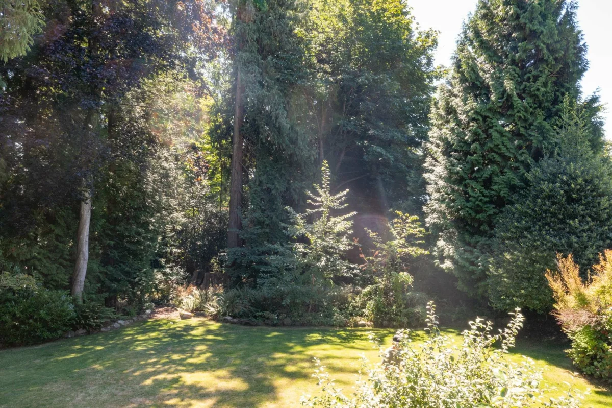 Kitchen Photo of 1435 Nelson Avenue, West Vancouver, BC