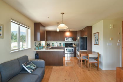 408 5631 Inlet Avenue, Sechelt, BC, Sechelt — Apartment/Condo for sale