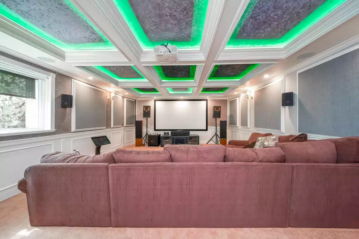 Backyard Photo of 2138 Westhill Place, West Vancouver, BC