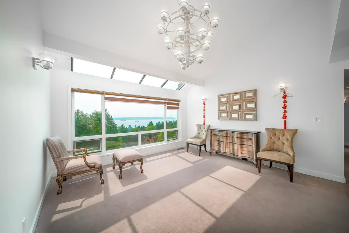 Entry Foyer Photo of 2138 Westhill Place, West Vancouver, BC