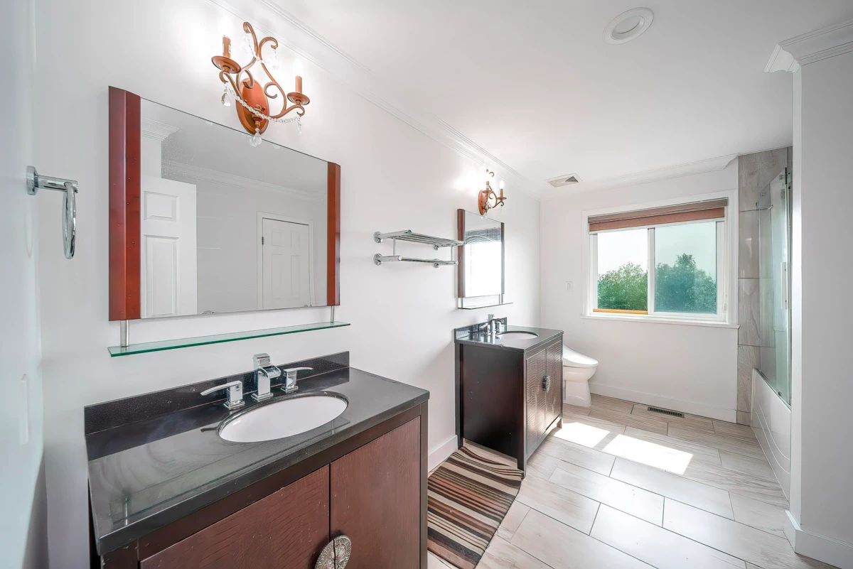 Outdoor Deck Photo of 2138 Westhill Place, West Vancouver, BC