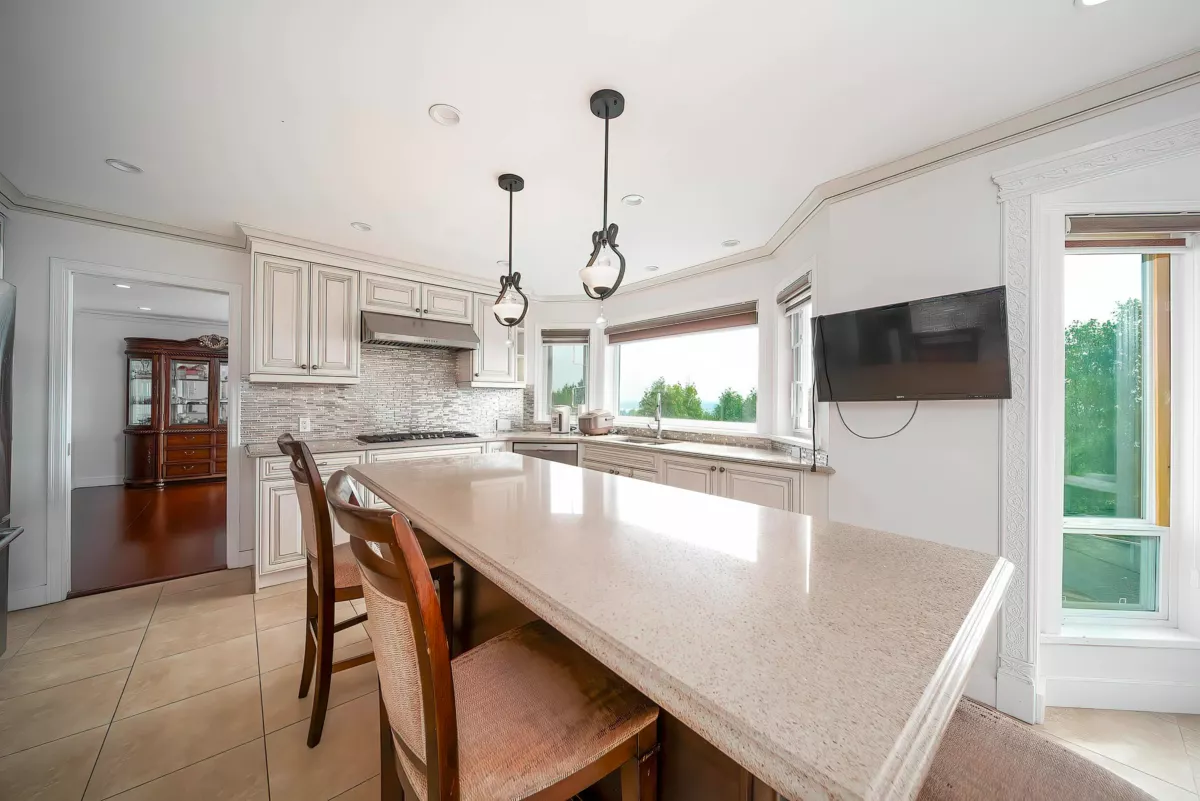 Powder Room Photo of 2138 Westhill Place, West Vancouver, BC