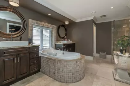 Hot Tub / Spa Photo of 2855 146 Street, Surrey, BC
