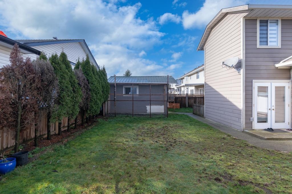 Front Yard Photo of 32066 Sorrento Avenue, Abbotsford, BC