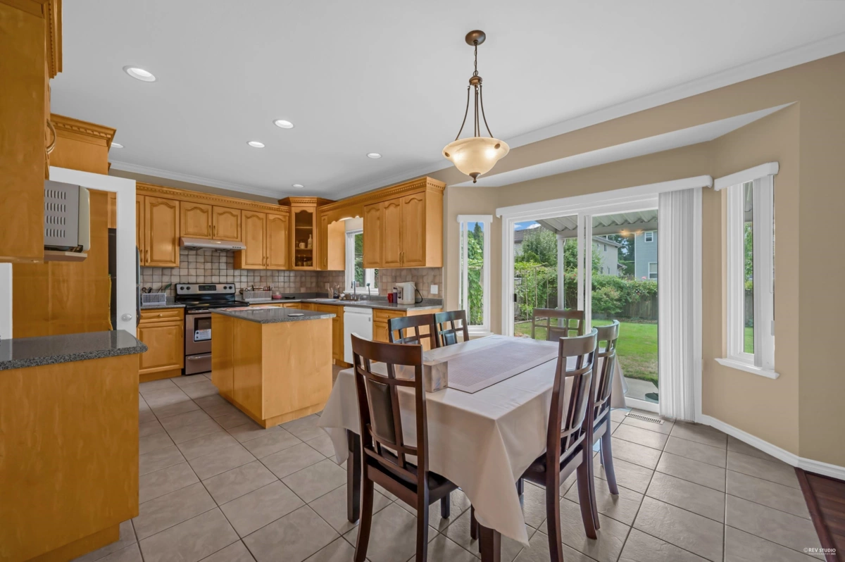 Basement Recreation Room Photo of 15438 112 Avenue, Surrey, BC