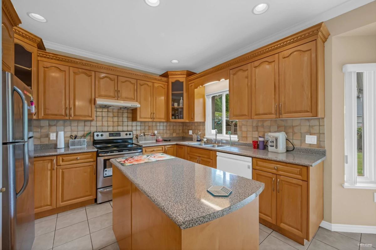 Guest Bathroom Photo of 15438 112 Avenue, Surrey, BC