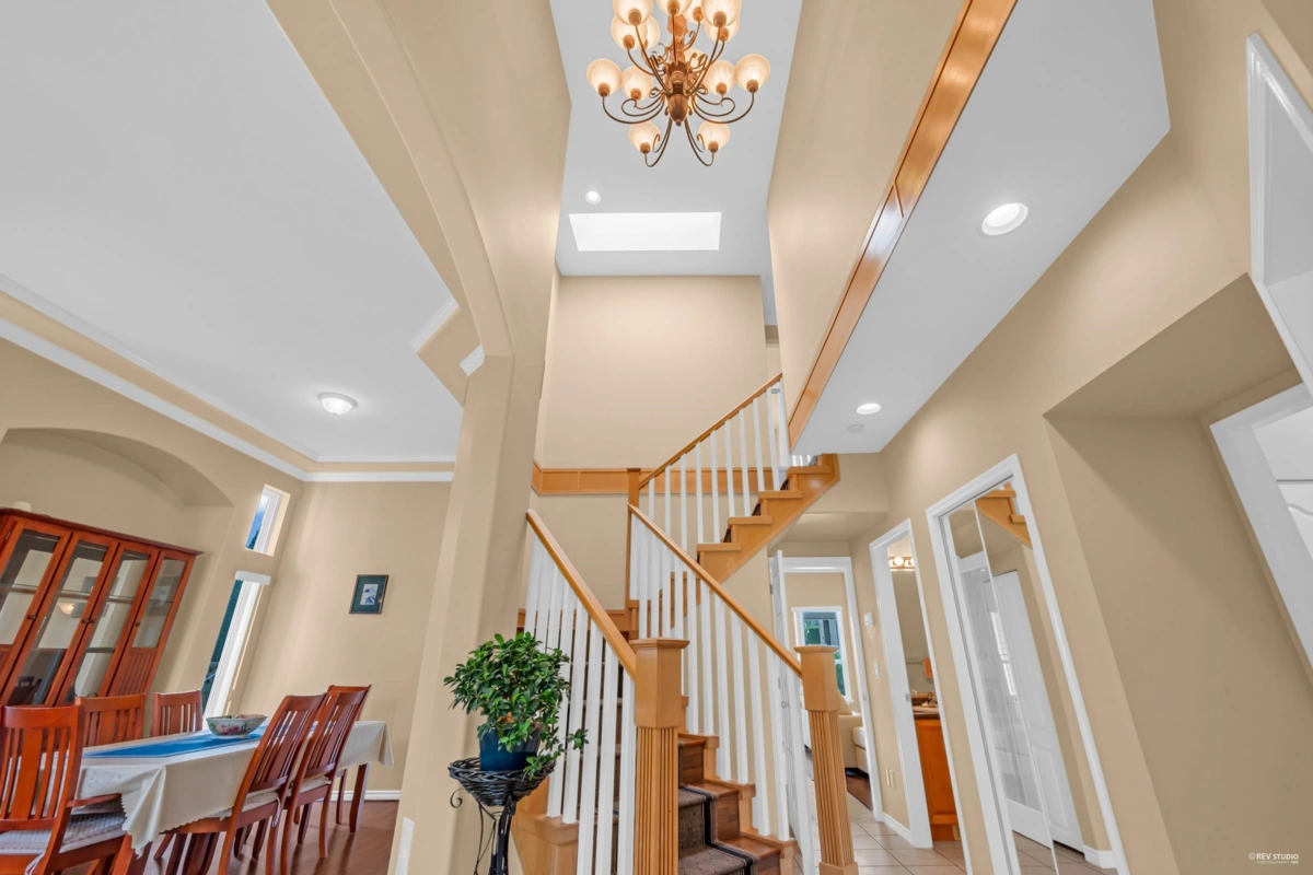 Kitchen Photo of 15438 112 Avenue, Surrey, BC