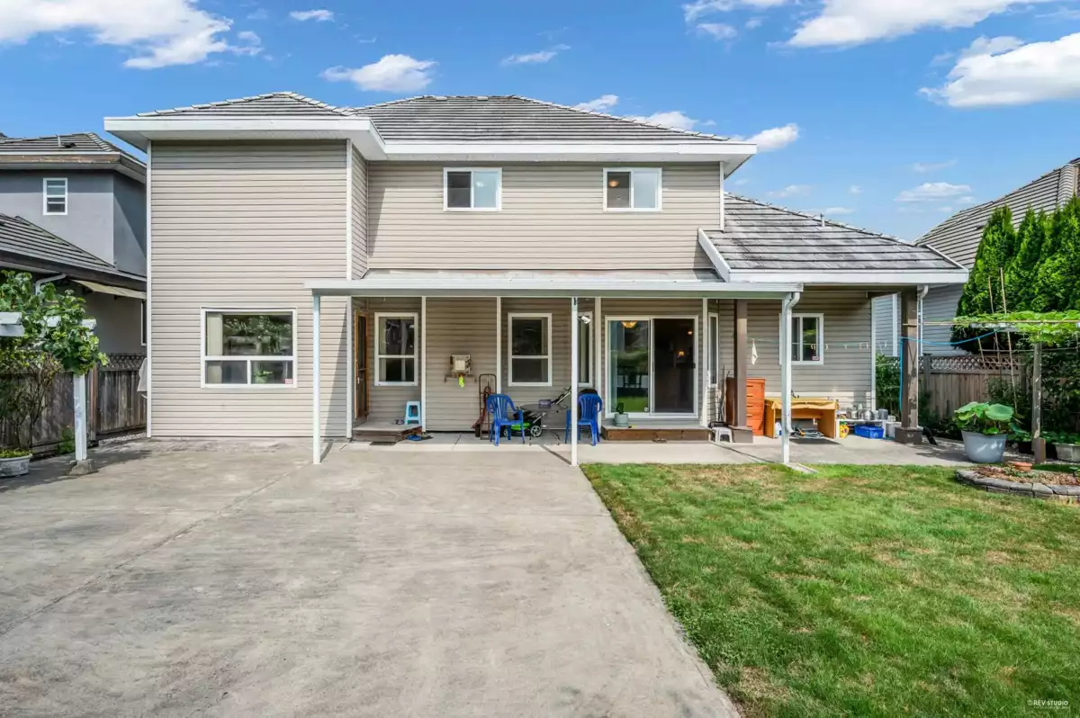 Living Room Photo of 15438 112 Avenue, Surrey, BC