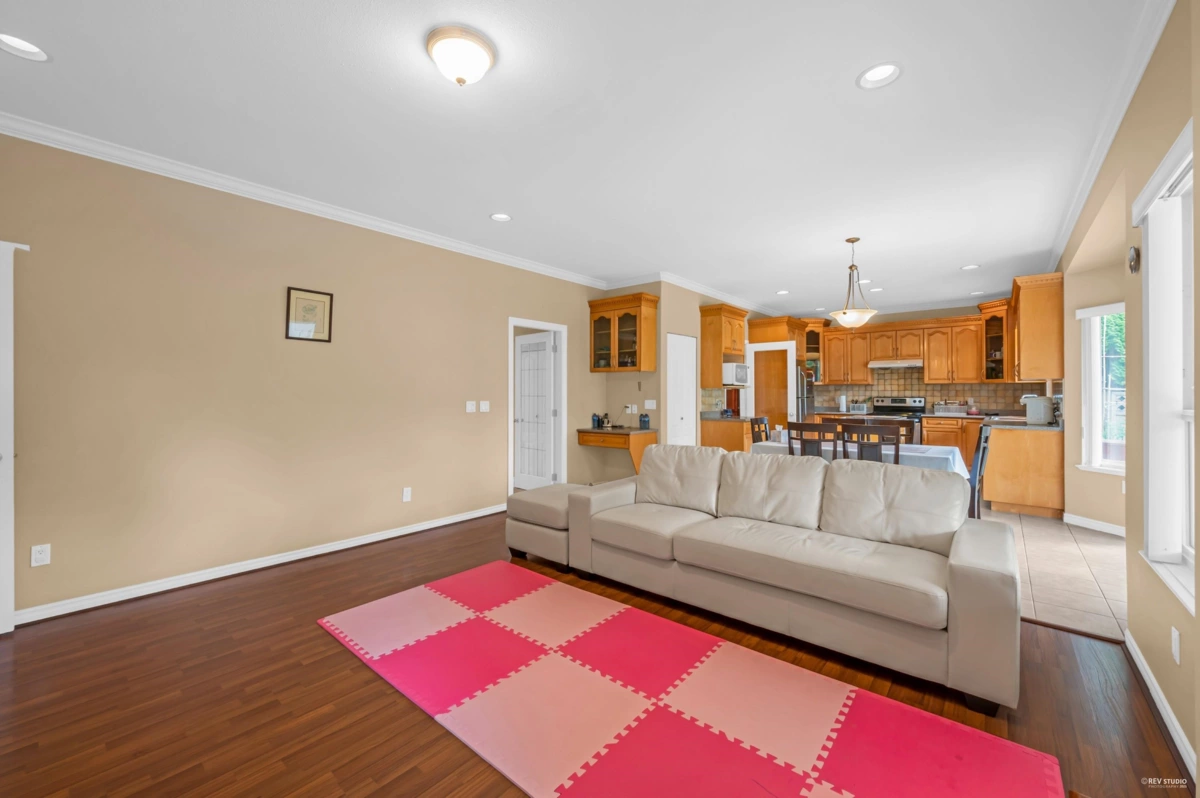 Staircase Photo of 15438 112 Avenue, Surrey, BC