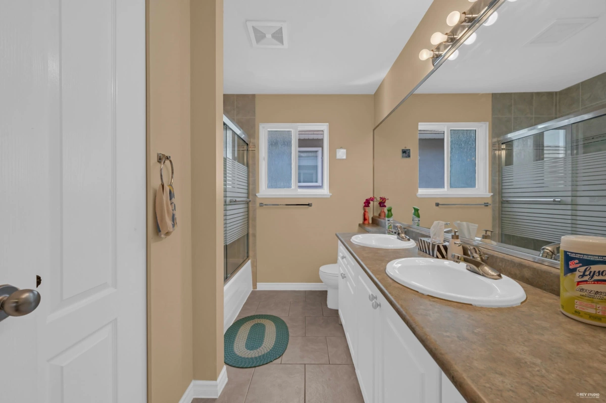 Swimming Pool Photo of 15438 112 Avenue, Surrey, BC