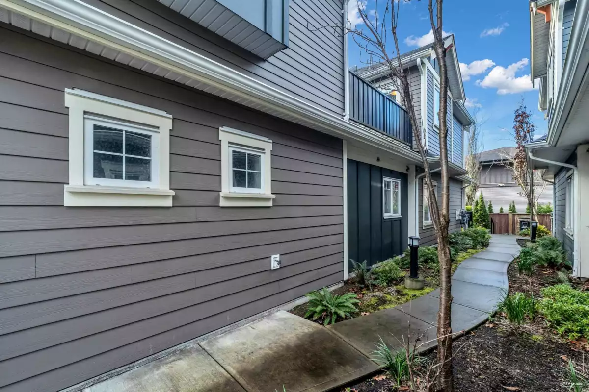 Loft / Bonus Room Photo of 5 6331 No. 4 Road, Richmond, BC