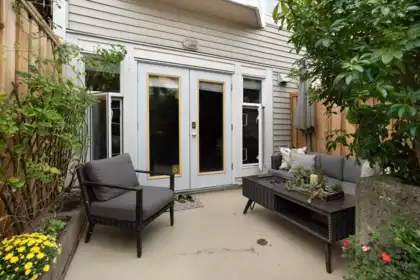 208 2545 W Broadway, Vancouver, BC, Vancouver — Townhouse for sale