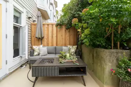 208 2545 W Broadway, Vancouver, BC, Vancouver — Townhouse for sale